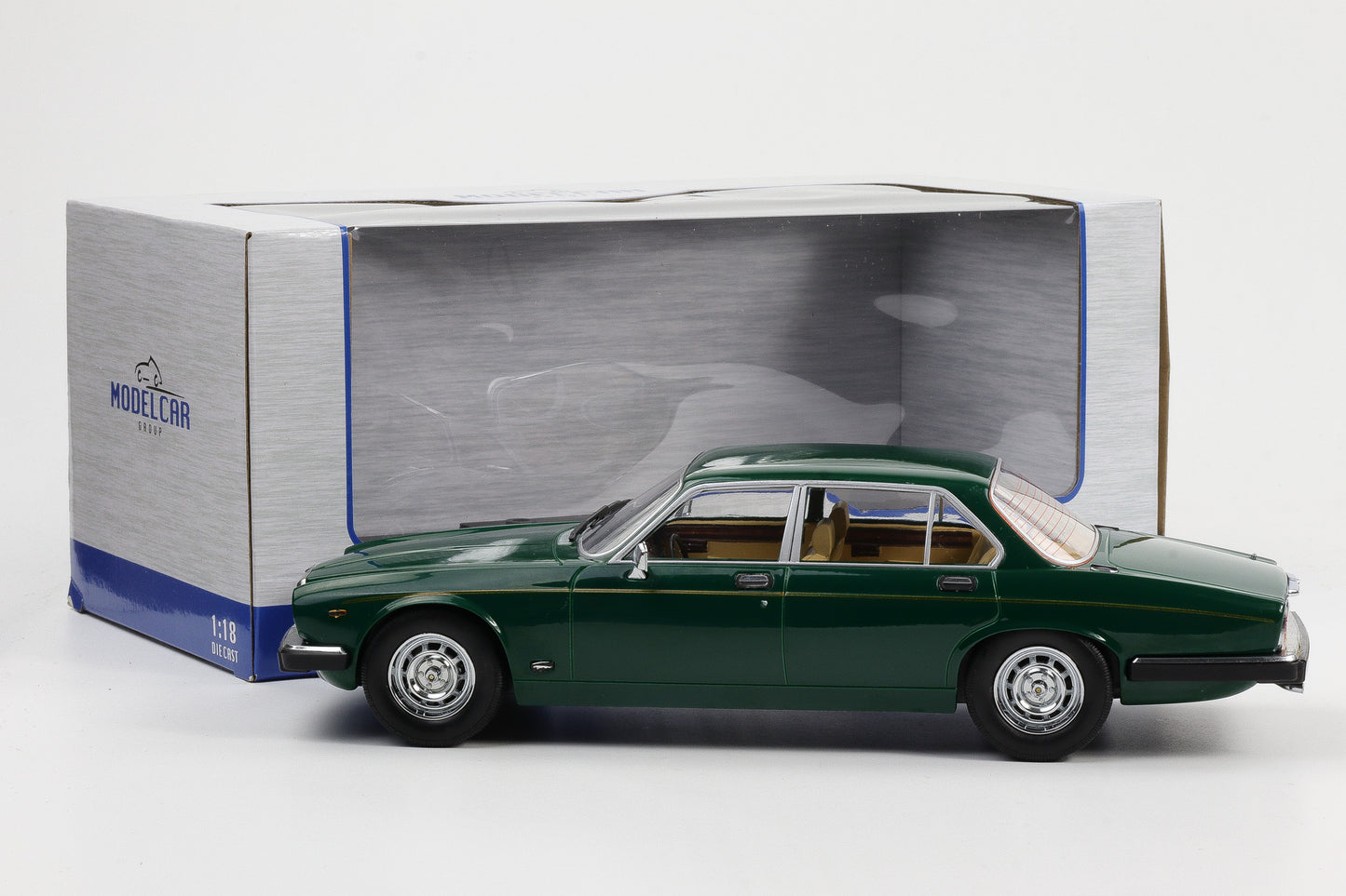 1:18 Jaguar XJ Series III 1979 dunkelgrün metallic 1:18 MCG diecast
