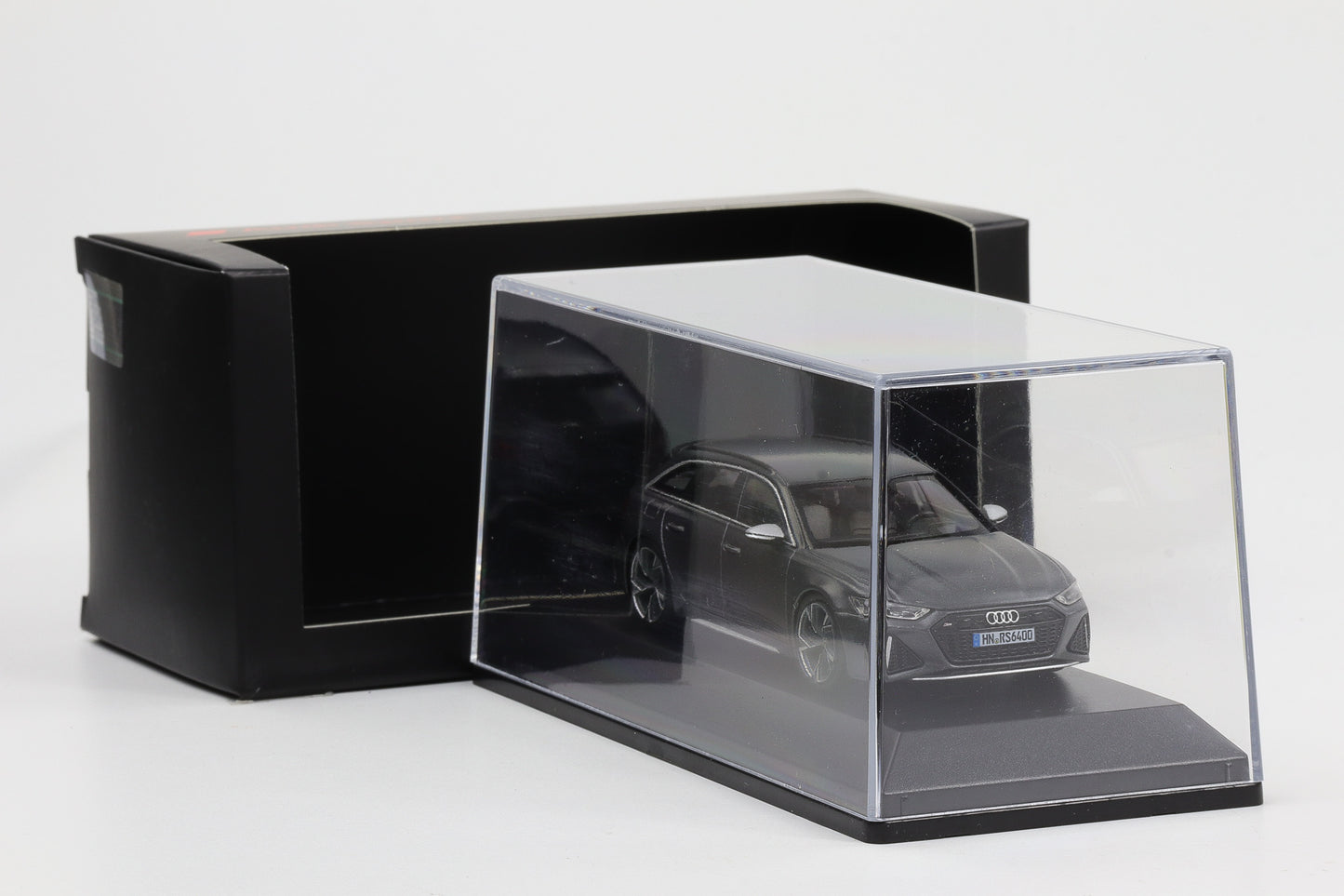 1:43 Minichamps Audi RS6 Avant C8 daytonagrau metallic Dealer