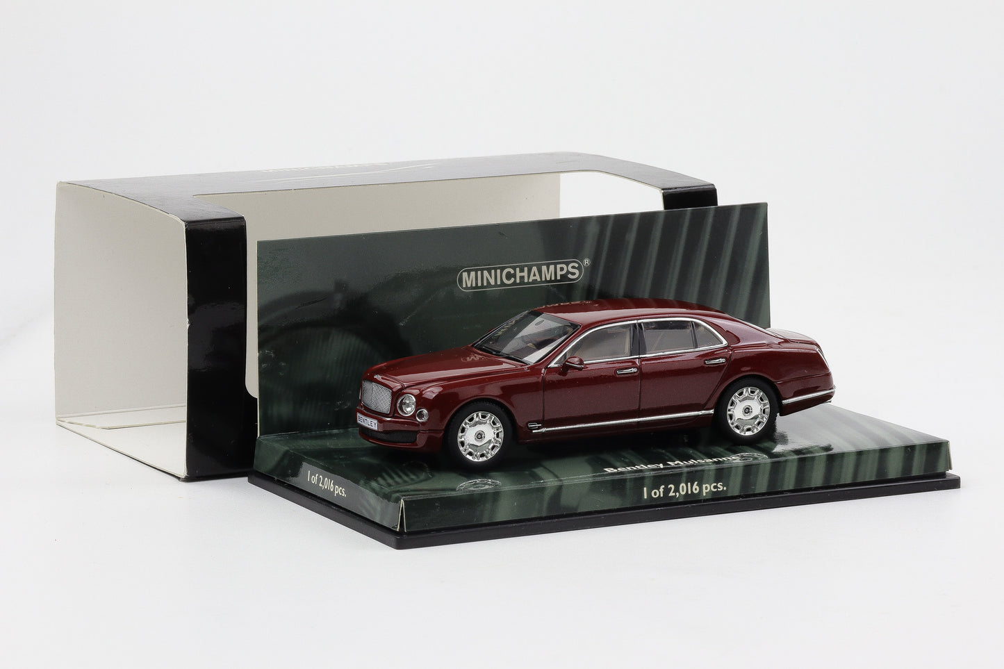 1:43 Minichamps Bentley Mulsanne 2010 red metallic - geringe Lackmängel