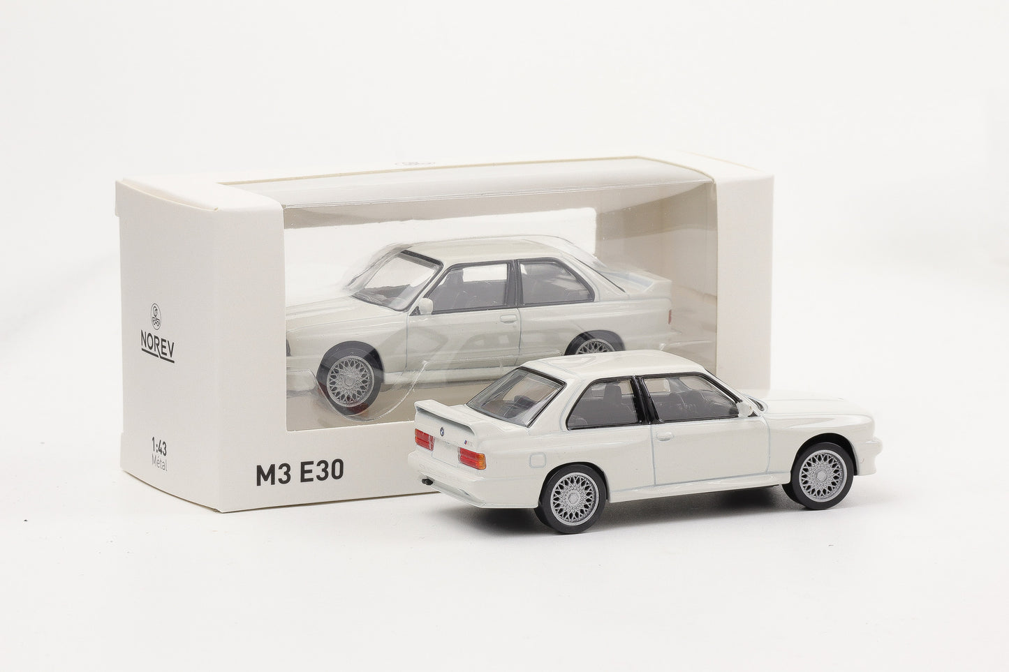 1:43 BMW M3 E30 1986 weiss Norev Jet Car diecast