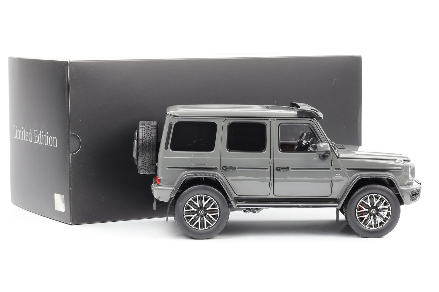 1:18 Mercedes-Benz AMG G 63 4x4 classic gray crazy iScale Dealer Limited