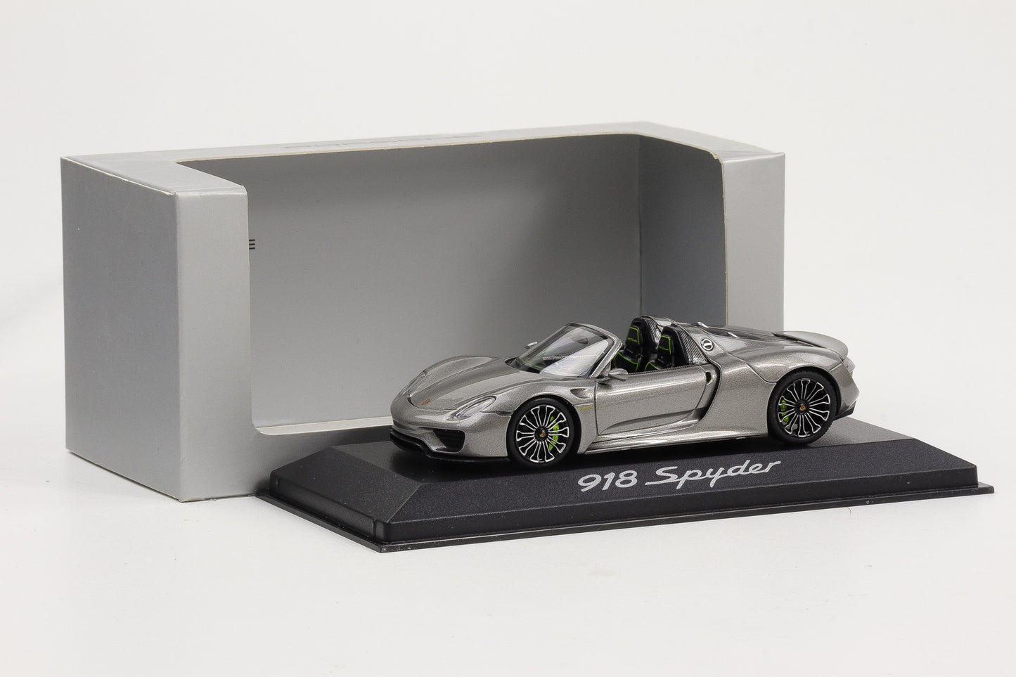 1:43 Minichamps Porsche 918 Spyder graumetallic WAP Dealer