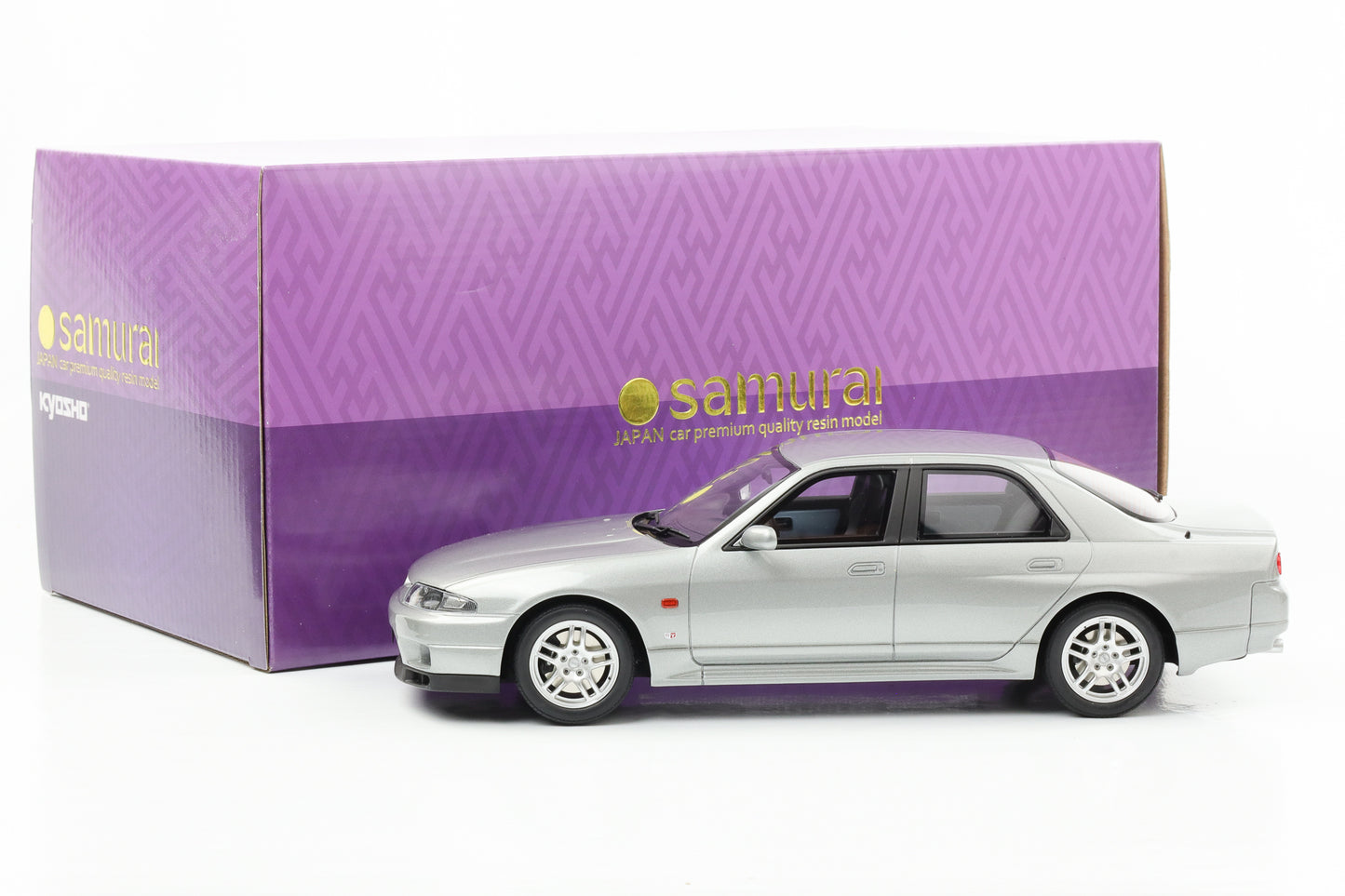 1:18 Nissan Skyline GT-R Autech Version 40th Anniversary silver Kyosho