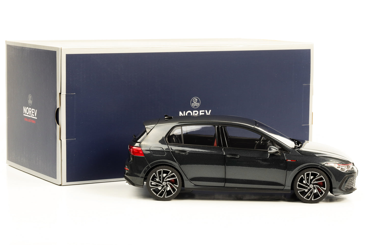 1:18 VW Golf VIII GTI 2021 black metallic Norev full opening