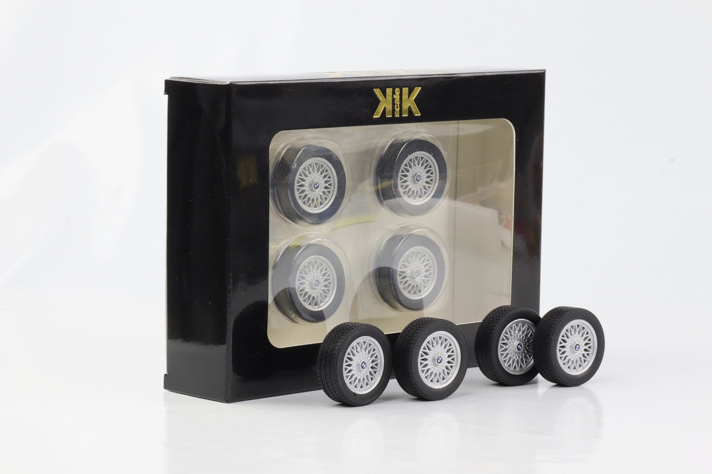 1:18 4 Felgen Set BMW E30 17" silber/schwarz 33mm mit Reifen KK-Scale