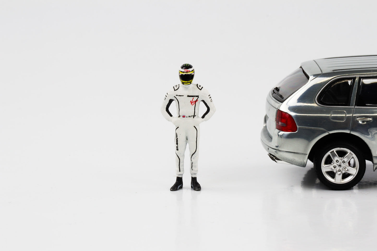 1:43 F1 Figur J. Button 2009 weiss Brawn Formel 1 Cartrix CT049 41mm