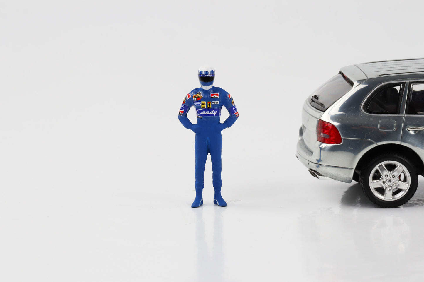 1:43 F1 Figur Didier Pironi blau Formel 1 Cartrix CT045 41mm