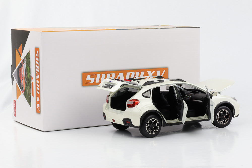 1:18 Subaru XV 2014 Crystal white perl weiß SunStar diecast Dealer