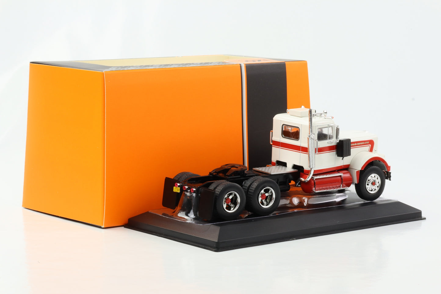1:43 White Western Star US Truck LKW 4864 1970 IXO diecast
