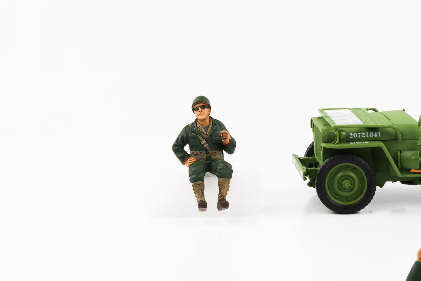 1:18 Figur WWII USA Soldier Fahrer III mit Zigarre American Diorama Figuren