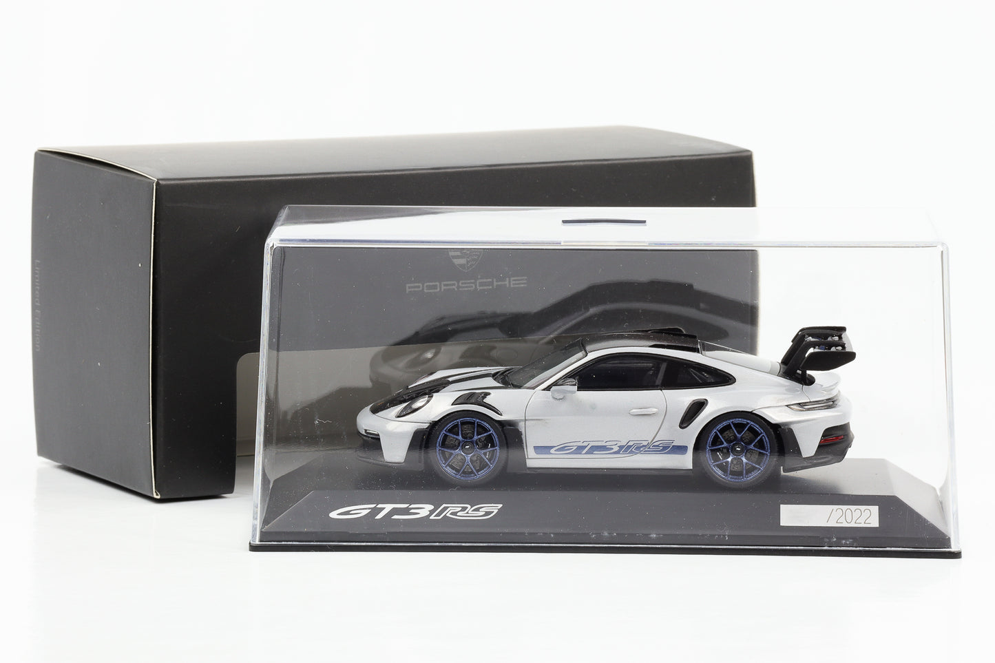 1:43 Porsche 911 992 GT3 RS 2022 ice gray-blue Spark Dealer