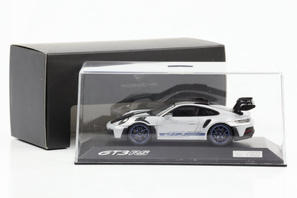 1:43 بورش 911 992 GT3 RS 2022 رمادي ثلجي أزرق سبارك ديلر