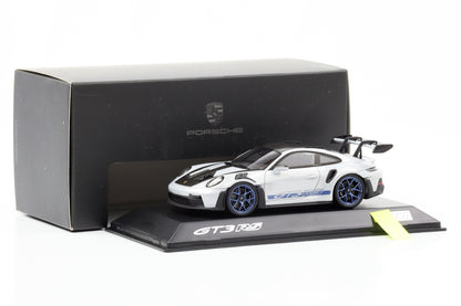 1:43 بورش 911 992 GT3 RS 2022 رمادي ثلجي أزرق سبارك ديلر