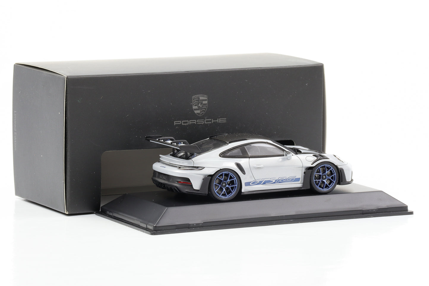 1:43 Porsche 911 992 GT3 RS 2022 ice gray-blue Spark Dealer