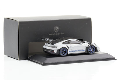 1:43 بورش 911 992 GT3 RS 2022 رمادي ثلجي أزرق سبارك ديلر