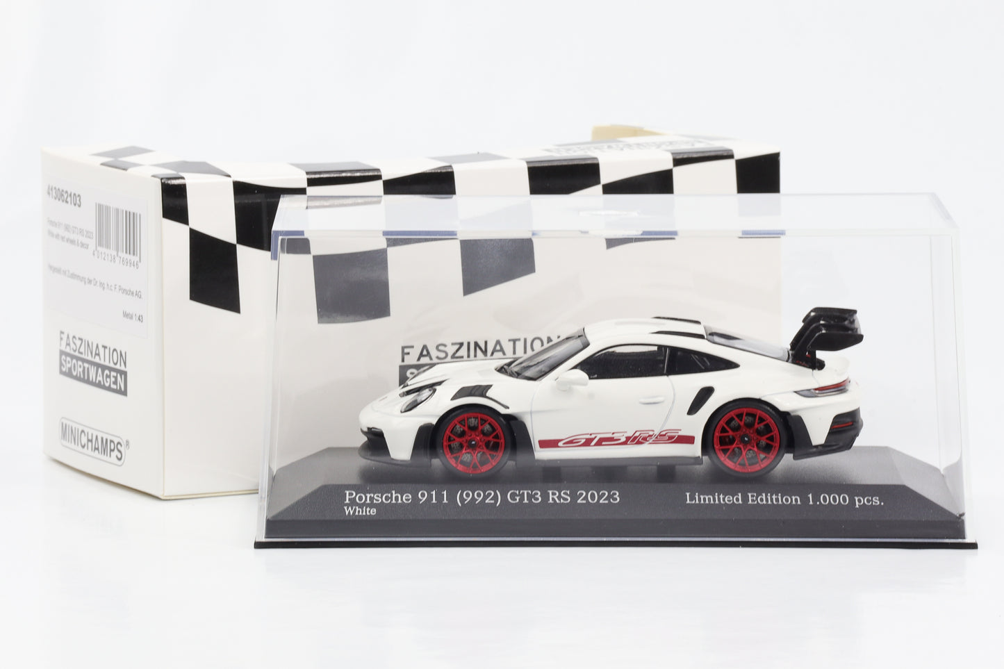 1:43 Porsche 911 992 GT3 RS 2023 llantas blancas rojas inscripción Minichamps