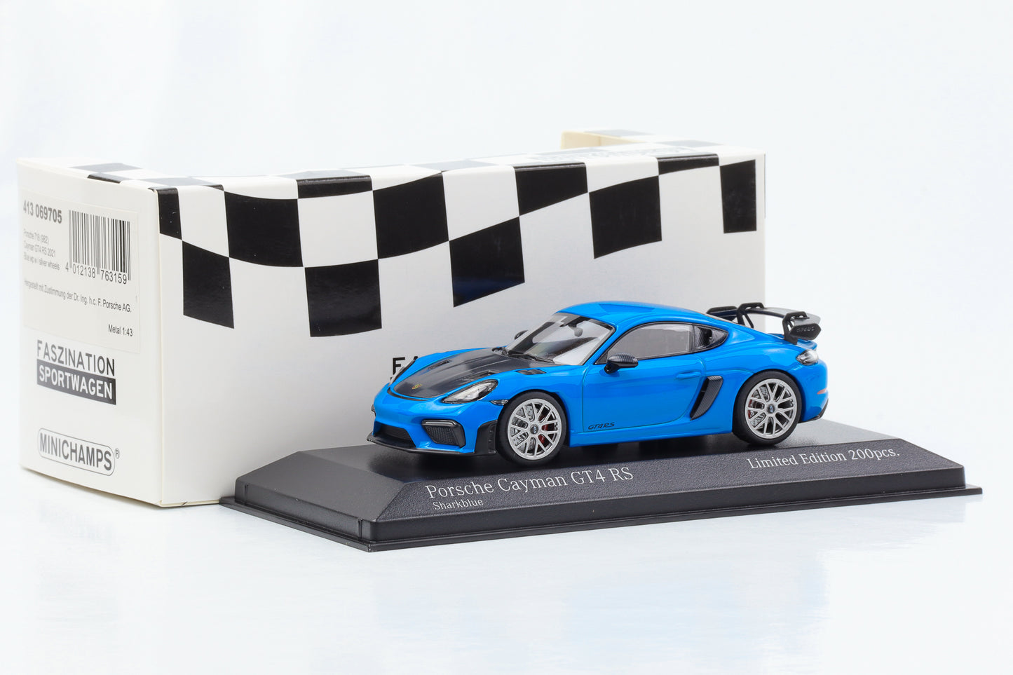 1:43 بورش 718 982 كايمان GT4 RS 2021 Sharkblue Minichamps