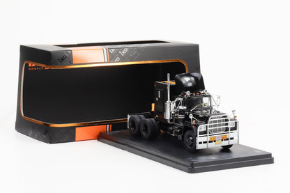 1:43 Mack Rubber Duck Movie Truck aus Convoy 1978 Kristofferson schwarz IXO