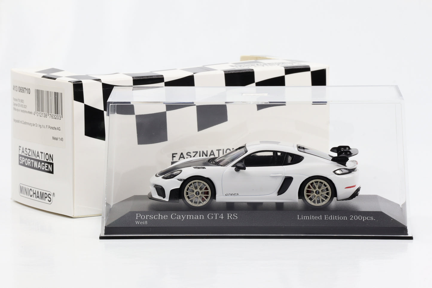 1:43 Porsche 718 982 Cayman GT4 RS 2021 branco Minichamps