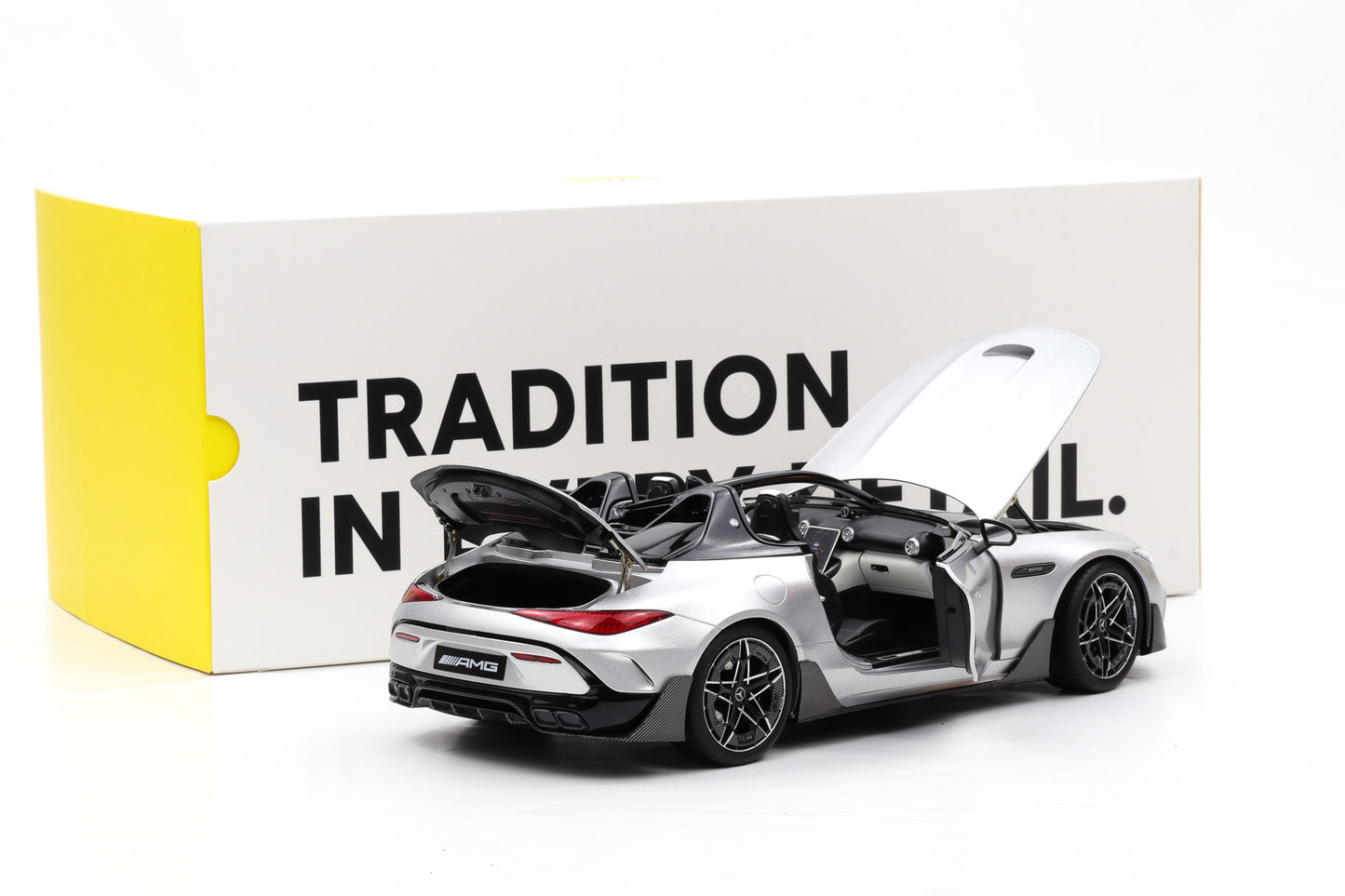 1:18 NZG Mercedes-Benz AMG Pure Speed silber metallic 4,0 V8 BITURBO