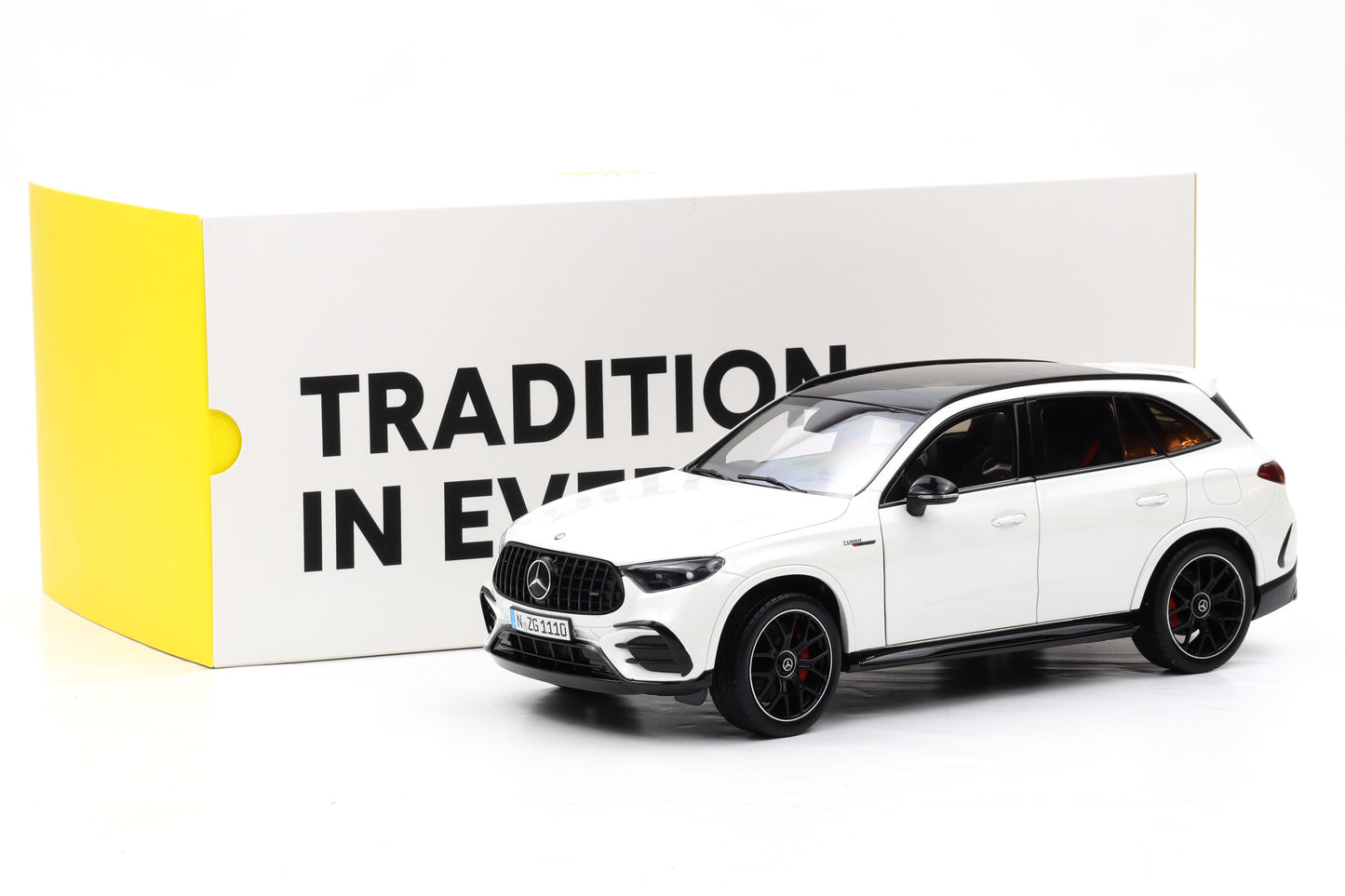 1:18 NZG Mercedes-Benz AMG GLC X254 63 S E Performance opalithweiß