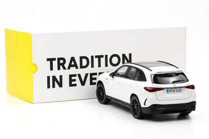 1:18 NZG Mercedes-Benz AMG GLC X254 63 S E Performance opalithweiß