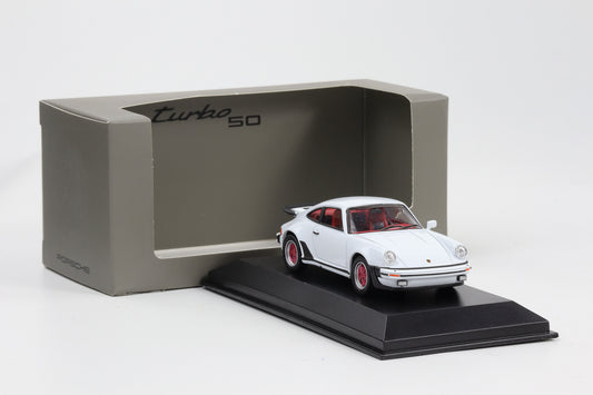 1:43 Porsche 911 930 Turbo 3.0 1975 weiss / Felgen rot diecast Museum MAP