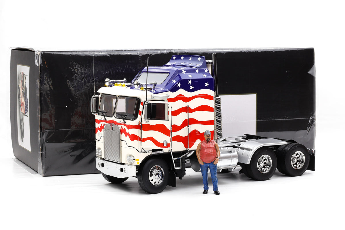 1:18 Kenworth K 100 Aerodyne COE Sattelzugmaschine "Stars & Stripes" 1976 + Figur