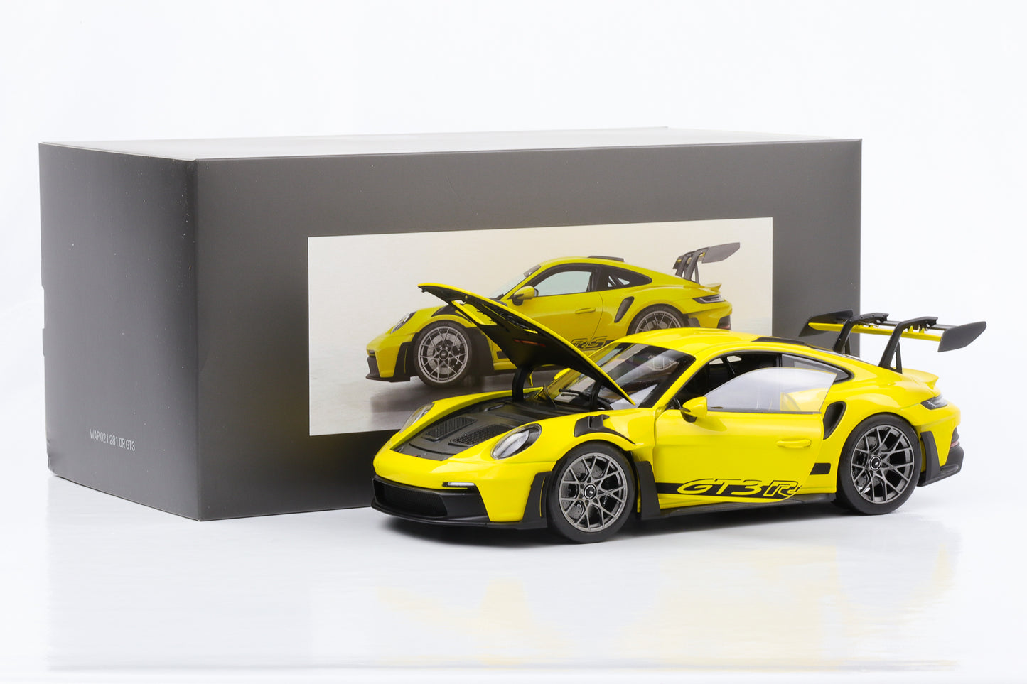 1:18 Porsche 911 992 GT3 RS 2022 racing yellow Norev full opening