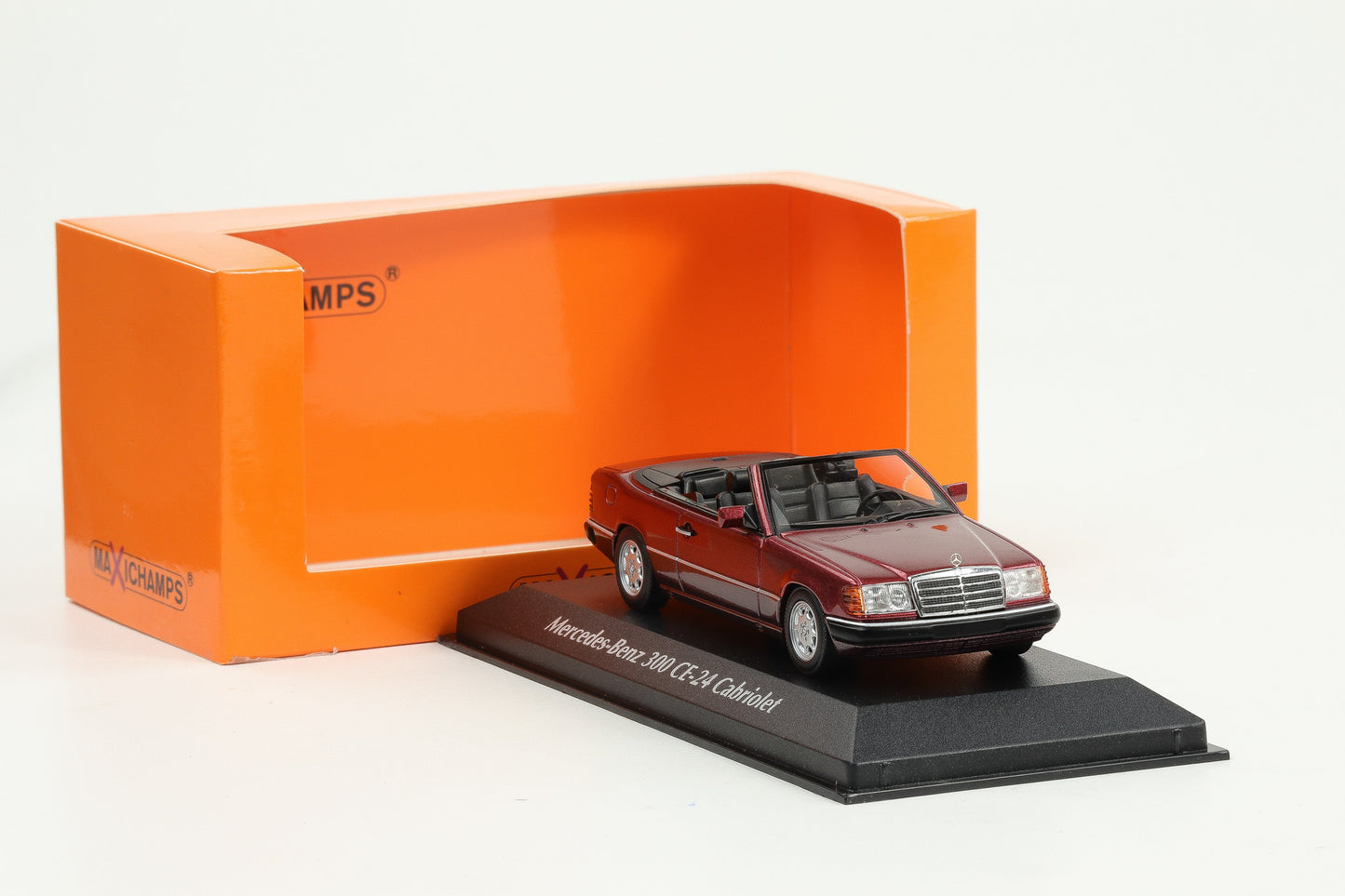 1:43 Minichamps Mercedes-Benz 300 CE-24 Cabriolet 1991 metallic rot Maxichamps