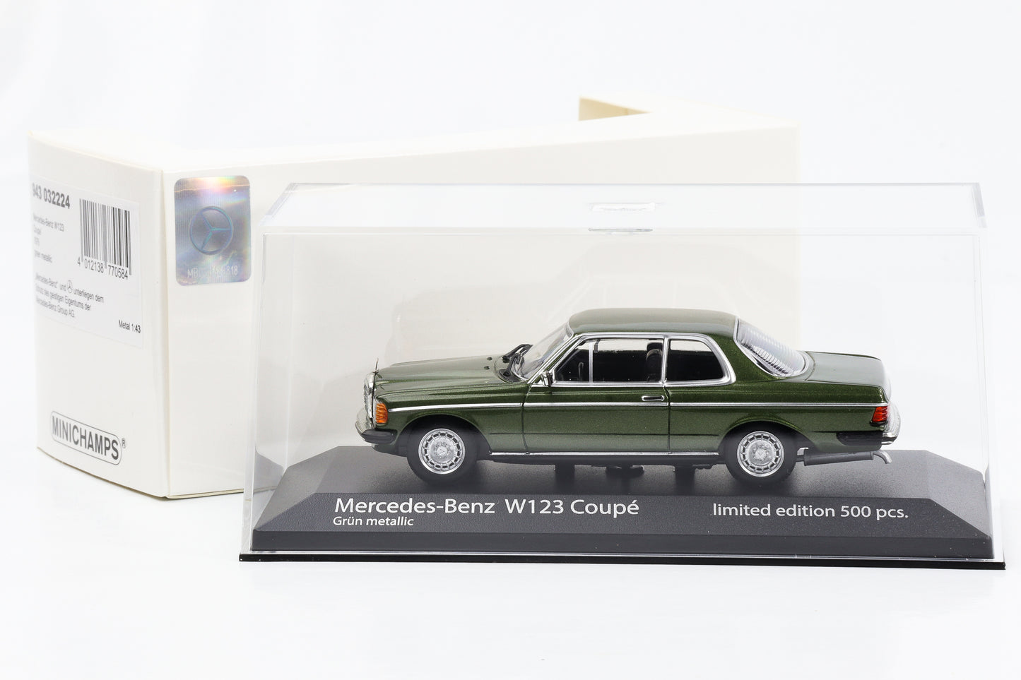 1:43 Mercedes-Benz 230 CE W123 Coupe 1975 - 1985 metálico verde escuro Minichamps