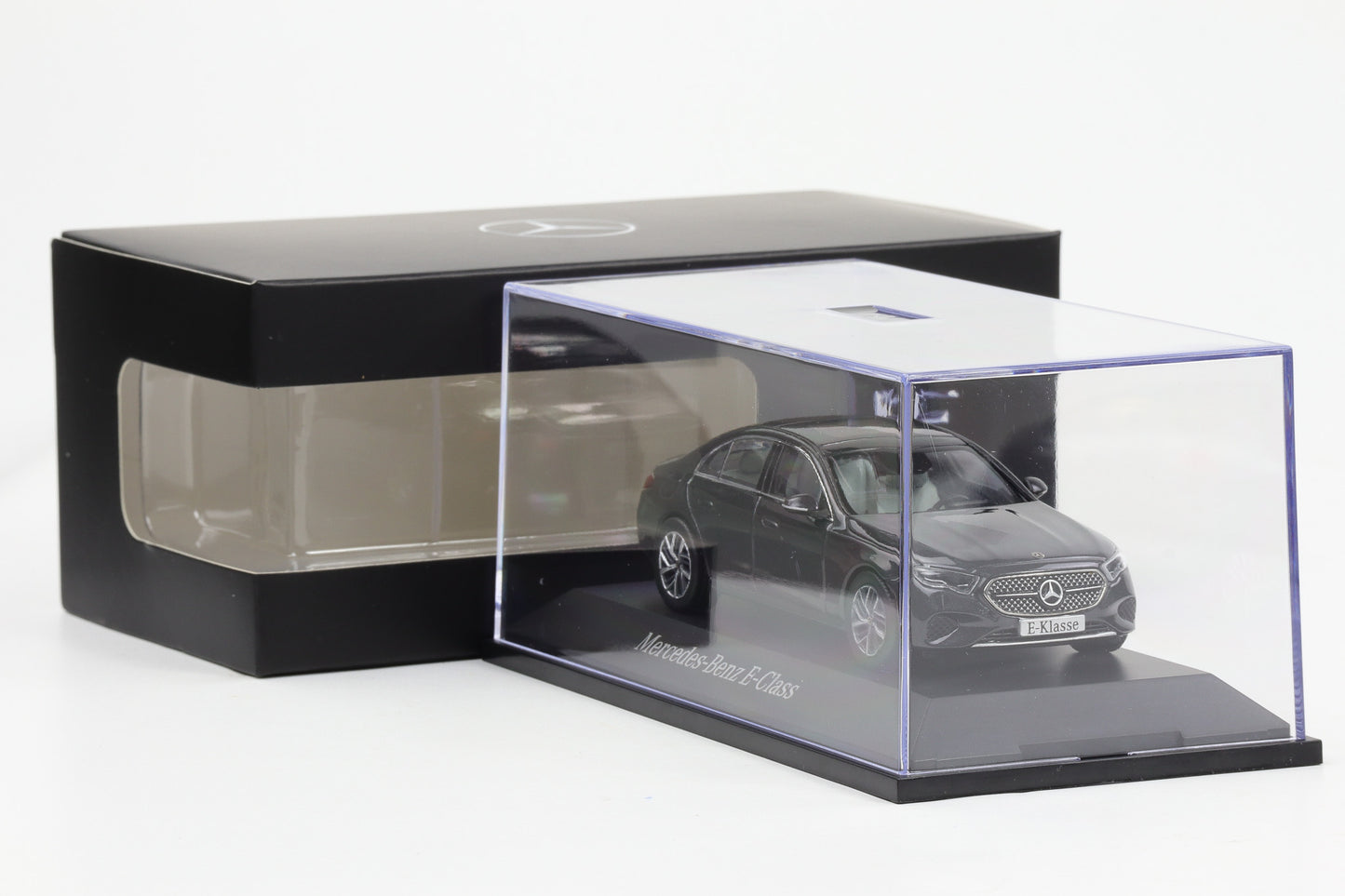 1:43 iScale  Mercedes-Benz E-Klasse W214 graphitgrau 2023 B66961116