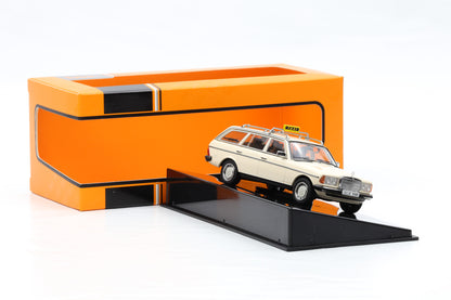 1:43 IXO Mercedes-Benz 200T (S123) Kombi Taxi Baujahr 1982 hellelfenbein