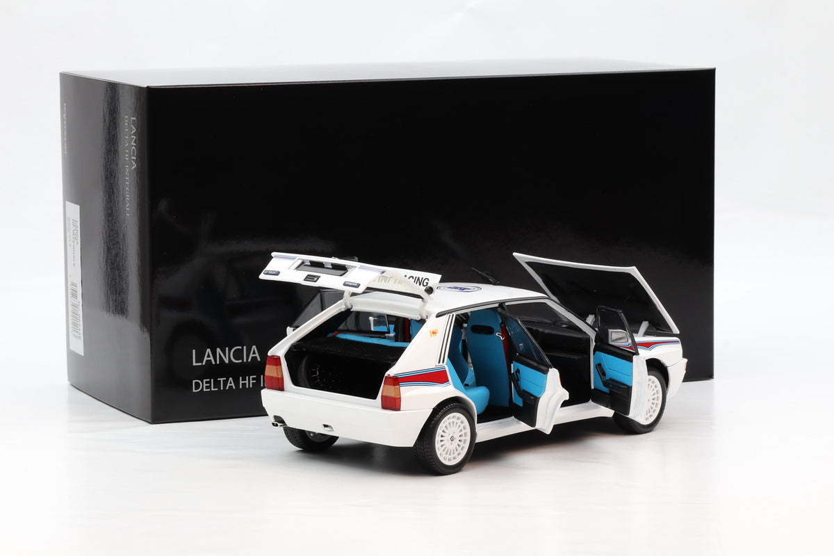 1:18 Kyosho Lancia Delta HF Intergrale 6 weiß full opening 08344E