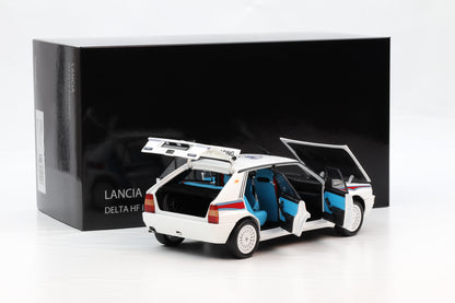 1:18 Kyosho Lancia Delta HF Intergrale 6 weiß full opening 08344E