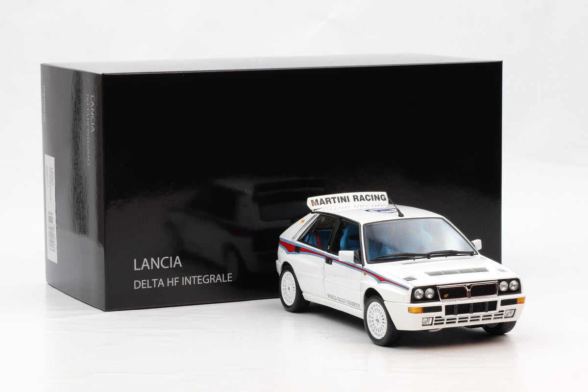 1:18 Kyosho Lancia Delta HF Intergrale 6 weiß full opening 08344E