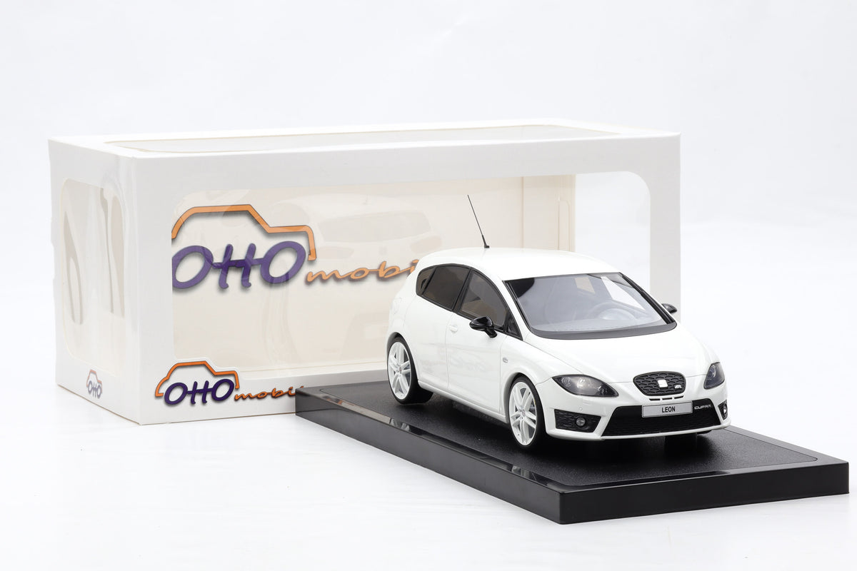 1:18 OTTO mobile Seat Leon Cupra R MK2 Candy white 2010 OT1332