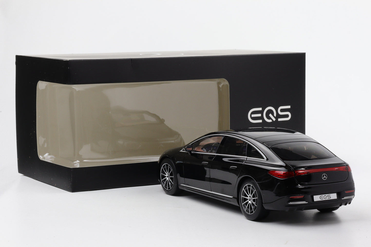 1:18 Mercedes-Benz EQS V297 obsidianschwarz AMG Line NZG Dealer