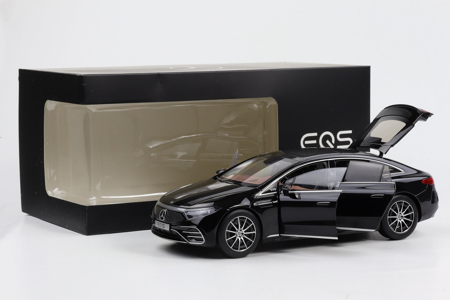 1:18 Mercedes-Benz EQS V297 obsidianschwarz AMG Line NZG Dealer