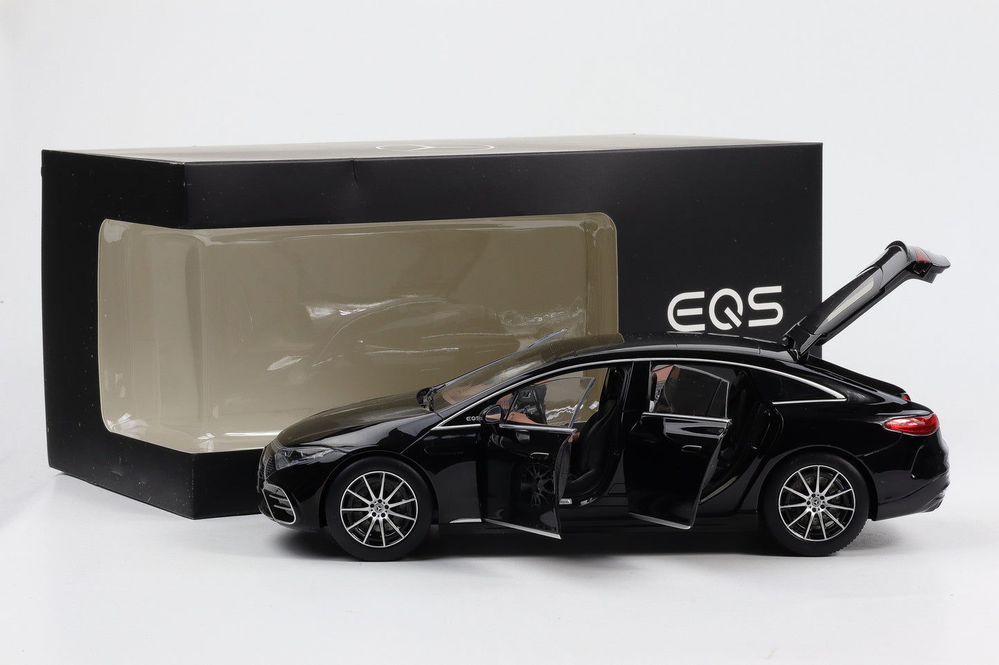 1:18 Mercedes-Benz EQS V297 obsidianschwarz AMG Line NZG Dealer