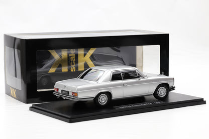 1:18 Mercedes-Benz 250 C/8 Coupe W114 1969 metallic silber KK-Scale + Vitrine
