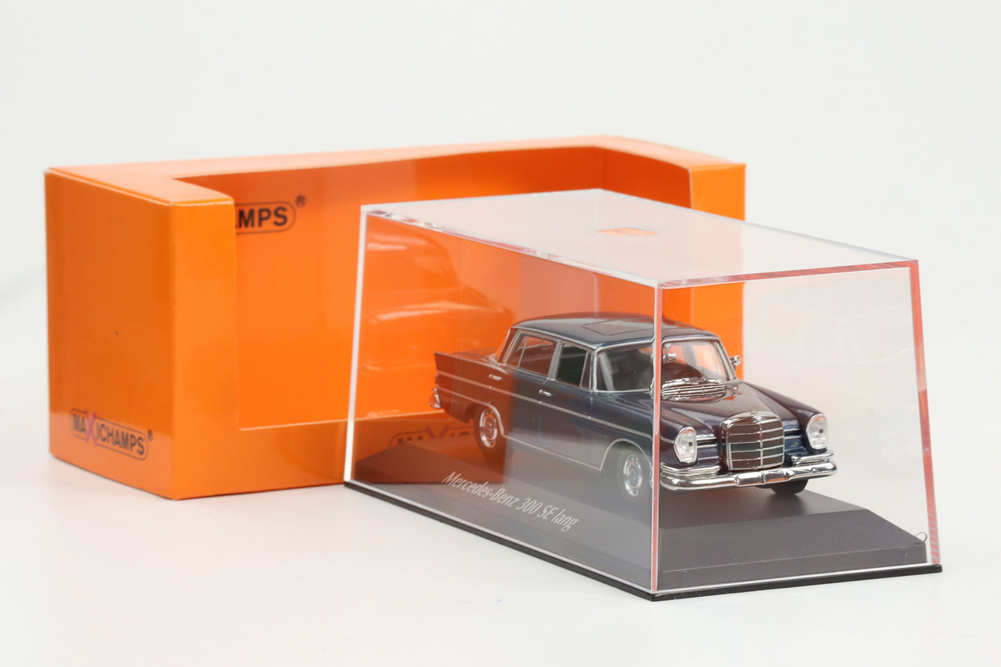1:43 Minichamps Mercedes-Benz 300 SE 1963 W112 blau metallic Maxichamps
