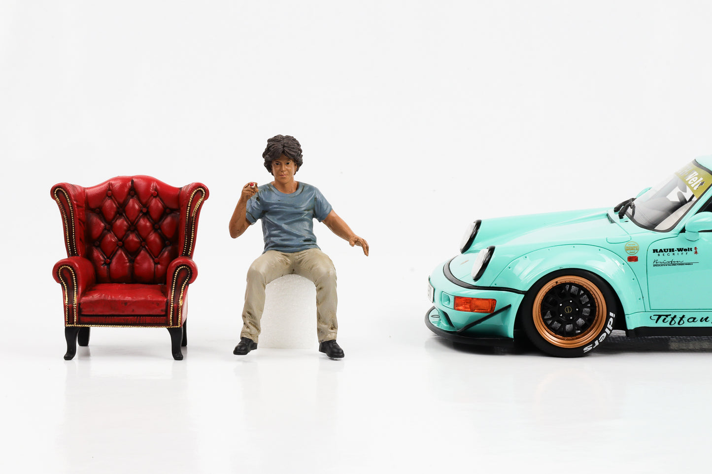 Figura 1:18 RWB Akira Nakai-san com poltrona American Diorama Figura 1