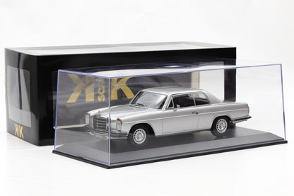 1:18 Mercedes-Benz 250 C/8 Coupe W114 1969 metallic silber KK-Scale + Vitrine