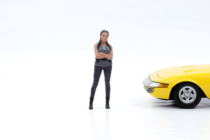 1:18 American Diorama Figur Car Meet 3 Frau mit Zöpfe - Figuren