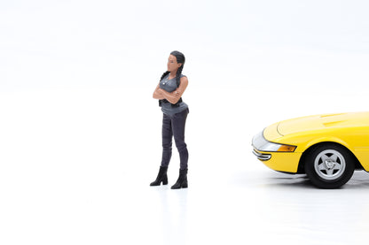 1:18 American Diorama Figur Car Meet 3 Frau mit Zöpfe - Figuren