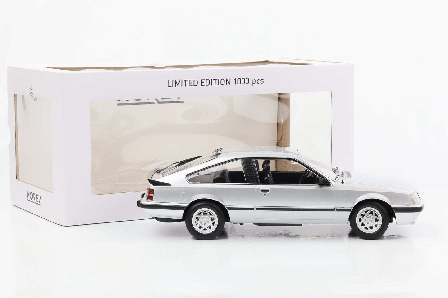 1:18 Opel Monza 3.0i GM Sportcoupe prata 1985 Norev 183640