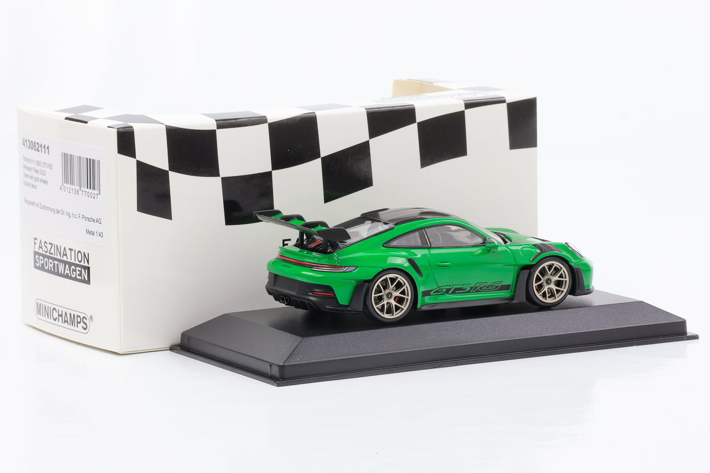 1:43 Porsche 911 992 GT3 RS Weissach package 2023 verte avec jantes dorées Minichamps