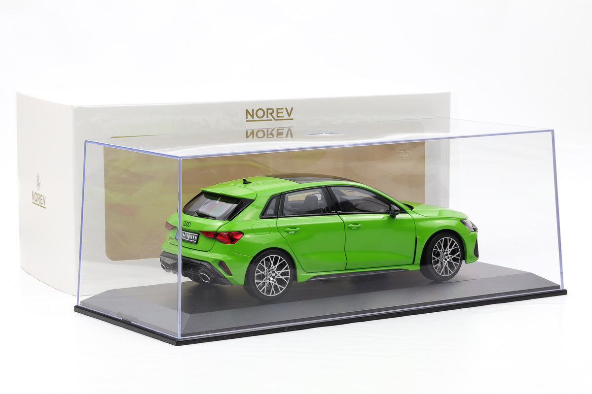1:18 Norev Audi RS 3 Sportback 2025 Typ 8Ya Kyalamigrün + Vitrine