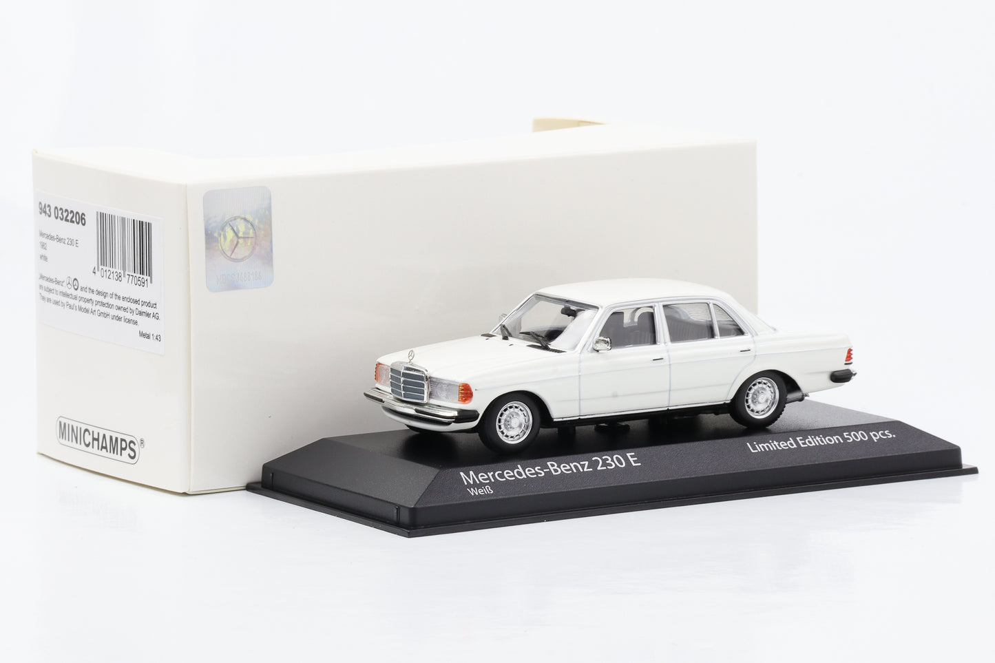 1:43 Mercedes-Benz 230E W123 1982 branco Minichamps limitado